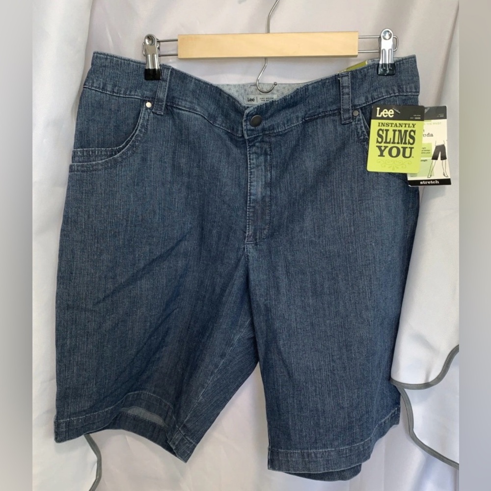 Lee Natural Fit Bermuda Women’s 16 Medium Classic Indigo Jean Stretch Shorts